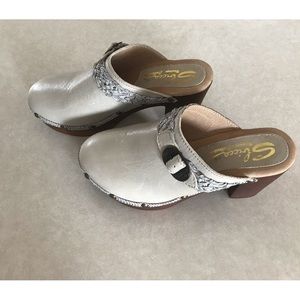 Sbicca leather muled clogs ladies shoes size 8-8 1/2